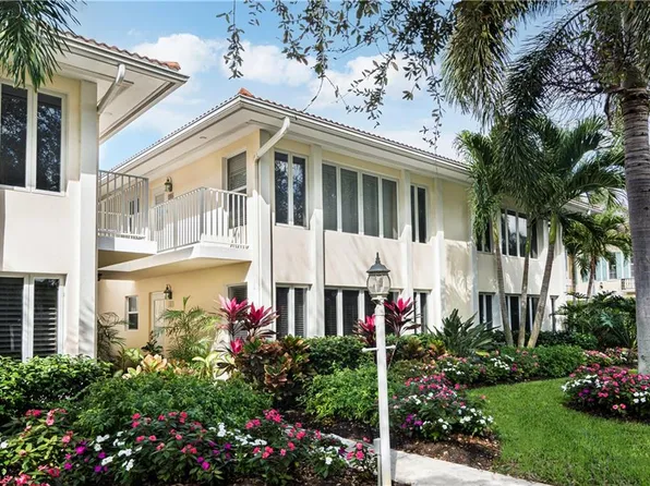 284 4th St S, Naples, FL