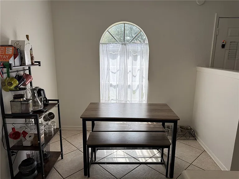 1533 Hillside Dr — Photo 14
