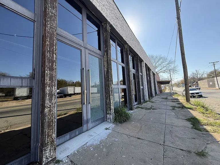 606 S Armstrong Ave #1 — Photo 3