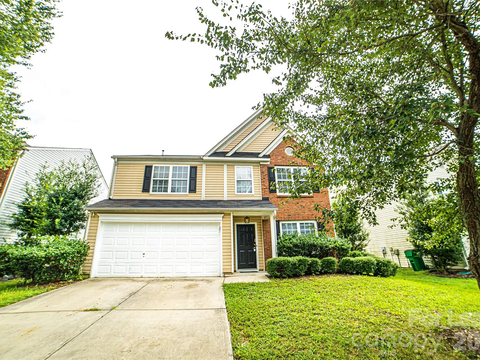 4 bed, 2.5 bath, $1,975 — Photo 1