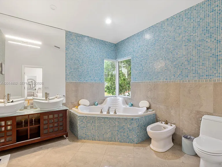 825 SW 23rd Rd — Photo 85