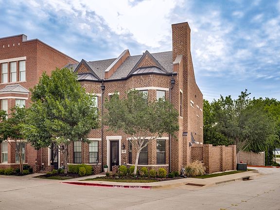 2nd image of 420 Crockett Cir