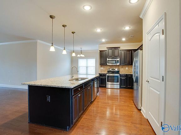 5th image of 407 E Mossyleaf Dr