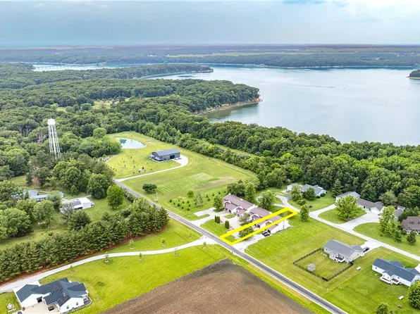 1417 S Shores, Sullivan, IL 61951