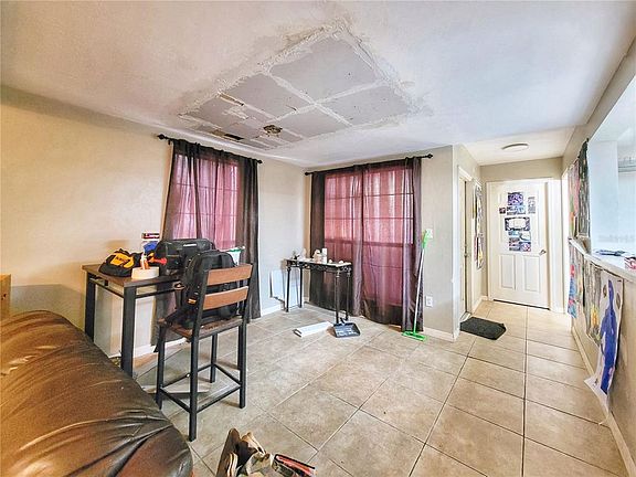 5th image of 931 SW 57TH TERRACE