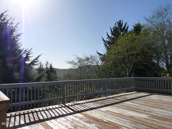 3rd image of 687 NW Estate Dr