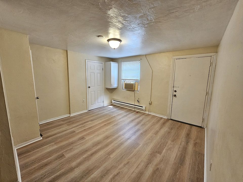 1st image of 834 N Lincoln Ave APT 14