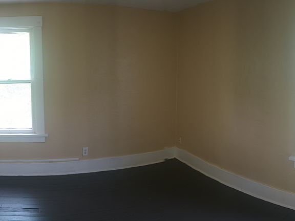 3rd image of 439 Ellsworth St
