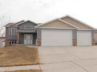 4527 Normandy St, Bismarck, ND 58503