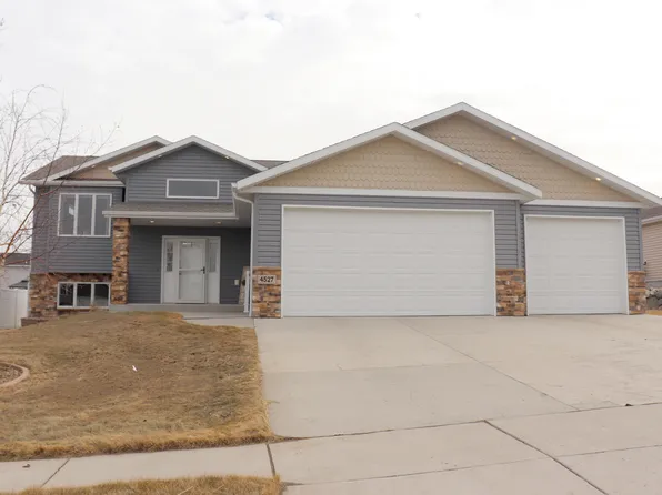 4527 Normandy St, Bismarck, ND 58503