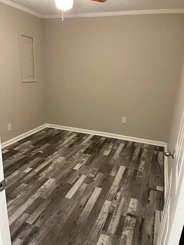 2 bed, 1000 sqft, $1,049 — Photo 2