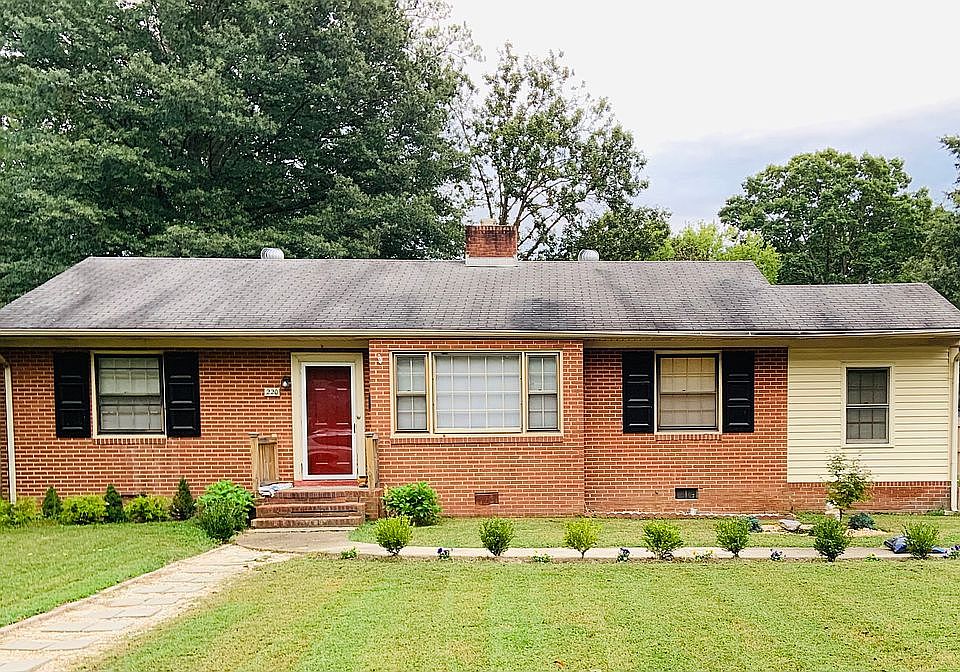 1st image of 220 Stuttaford Dr