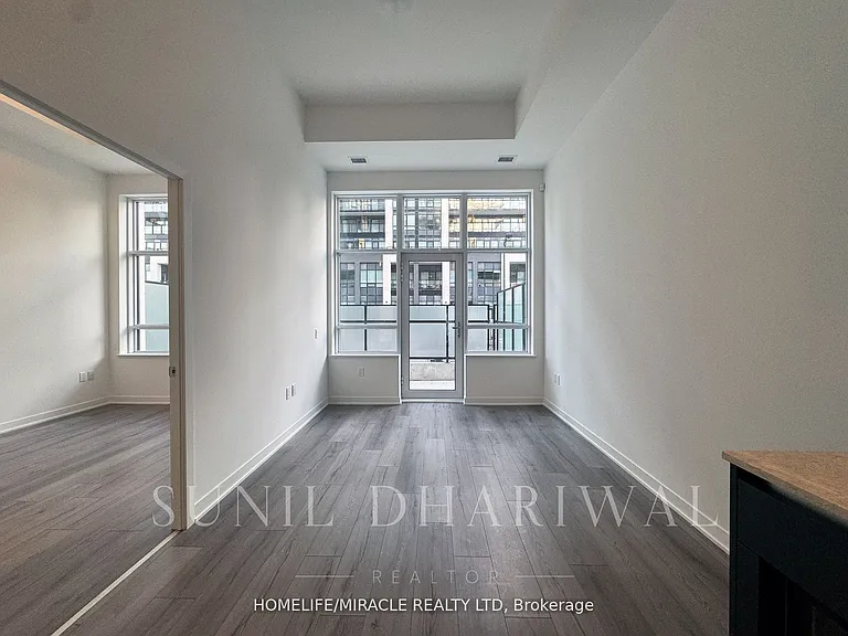 395 Dundas St W #122 — Photo 11