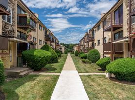 5121 N East River Rd, Chicago, IL