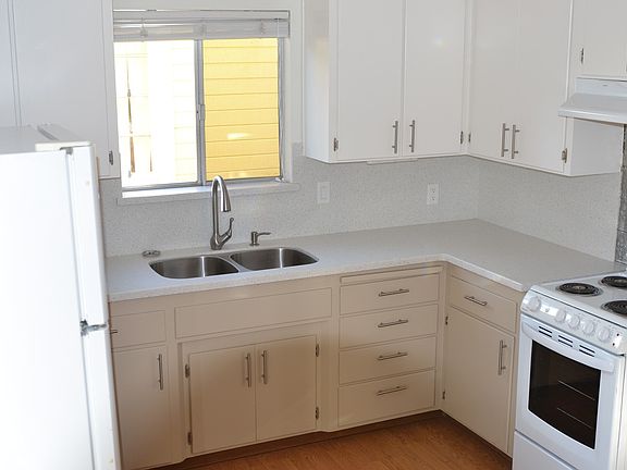 5th image of 209 Escalona Dr