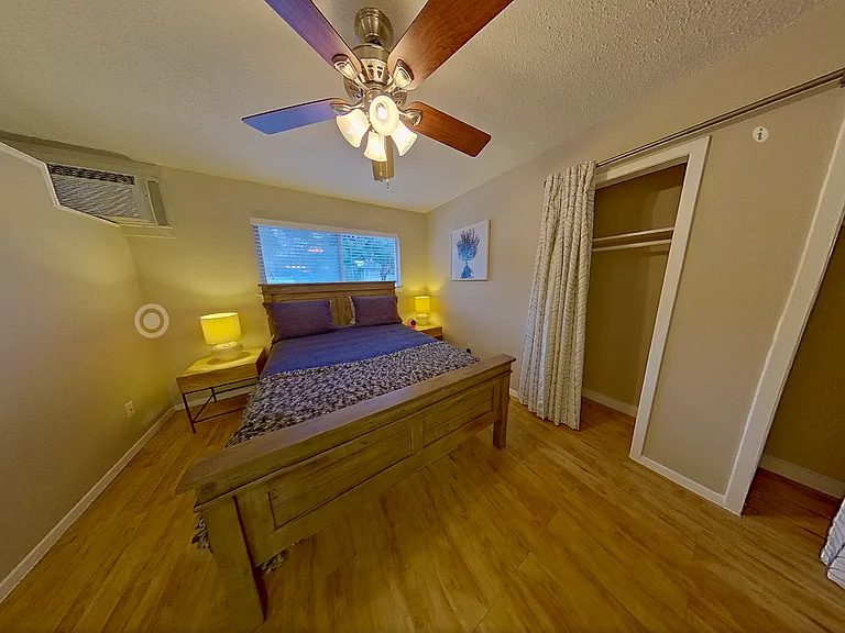 1617 W 6th St #3 — Photo 5