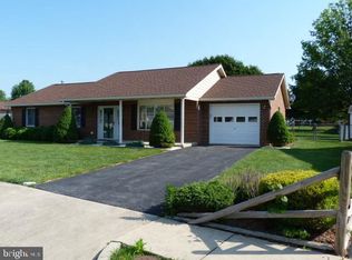 1016 Hampton Cir, Hagerstown, MD 21742
