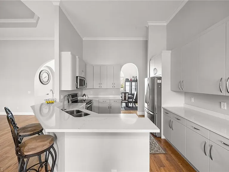 9882 El Greco Cir — Photo 3