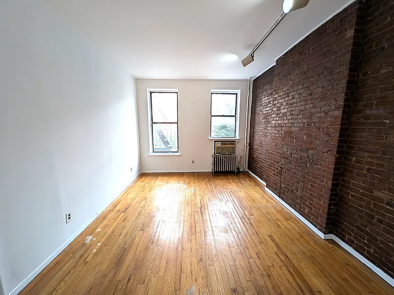 1733 2nd Ave #3D — Photo 1