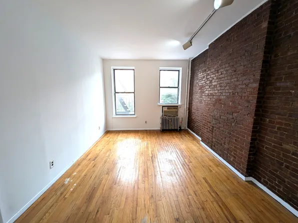1733 2nd Ave APT 3D, New York, NY 10128