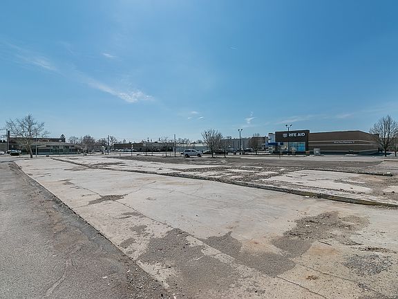 2nd image of 418 W Market St