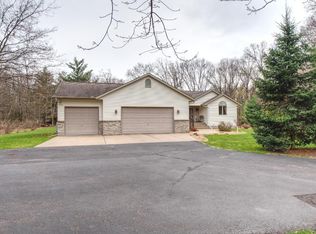 5623 Perth Dr, Eau Claire, WI 54703