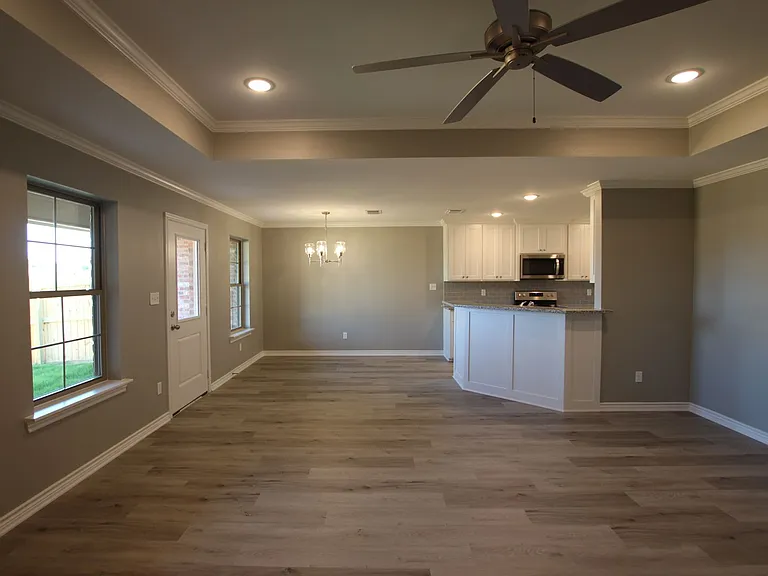 6033 Villa Rosa Way — Photo 8