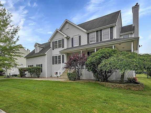 5th image of 512 Dori Pl