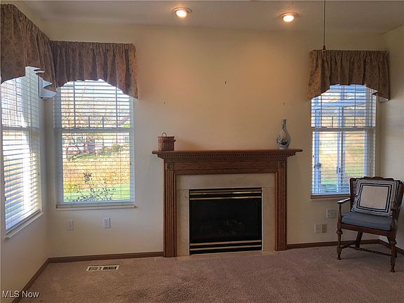 4th image of 2221 Langford Ln