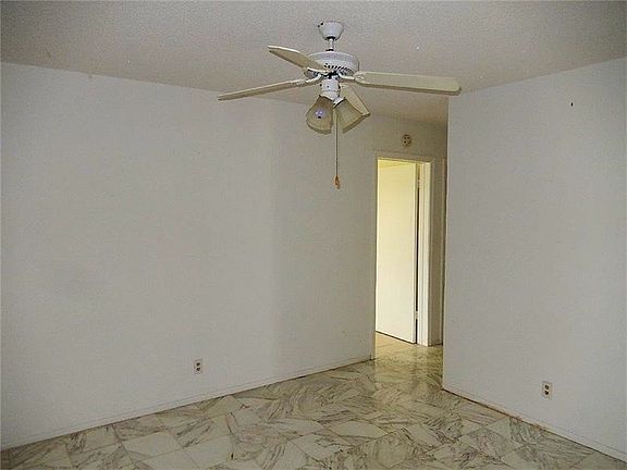 3rd image of 5905 NW 87th Ave