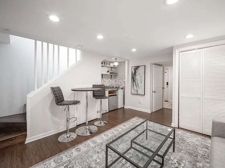 1615 R St SE #BASEMENT — Photo 1