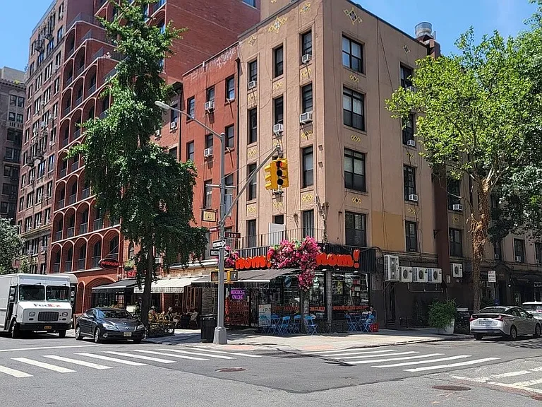 34 E 11th St #4B — Photo 11