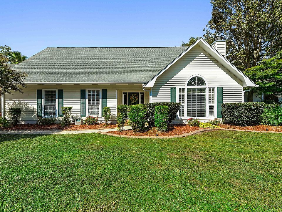 1st image of 2469 Greenview Dr