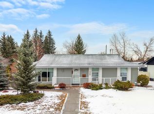128 N Parkland Pl SE, Calgary, AB T2J3Y6
