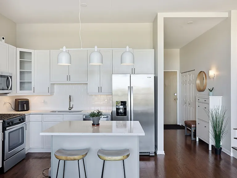 1350 W Fullerton Ave #511 — Photo 8