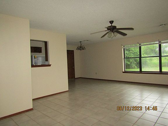 4th image of 1101 W E Ave