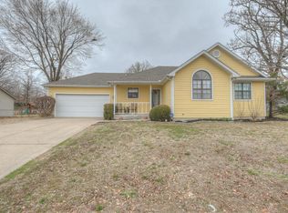 1815 Redbud Dr, Joplin, MO 64801