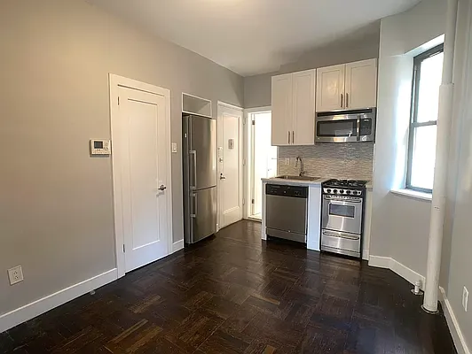 Rented by Tourma Realty LLC | media 9