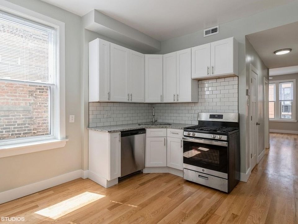 1st image of 1856 N Winchester Ave APT 2