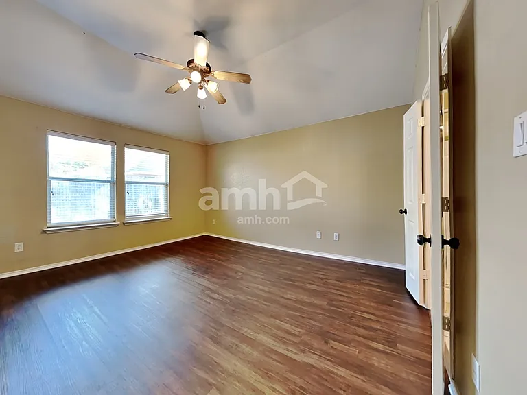 6732 Chalk River Dr — Photo 9