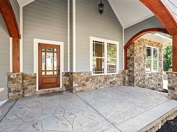 4th image of 211 Mountain Edge Ct