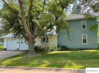 108 W 7th St, Riceville, IA 50466