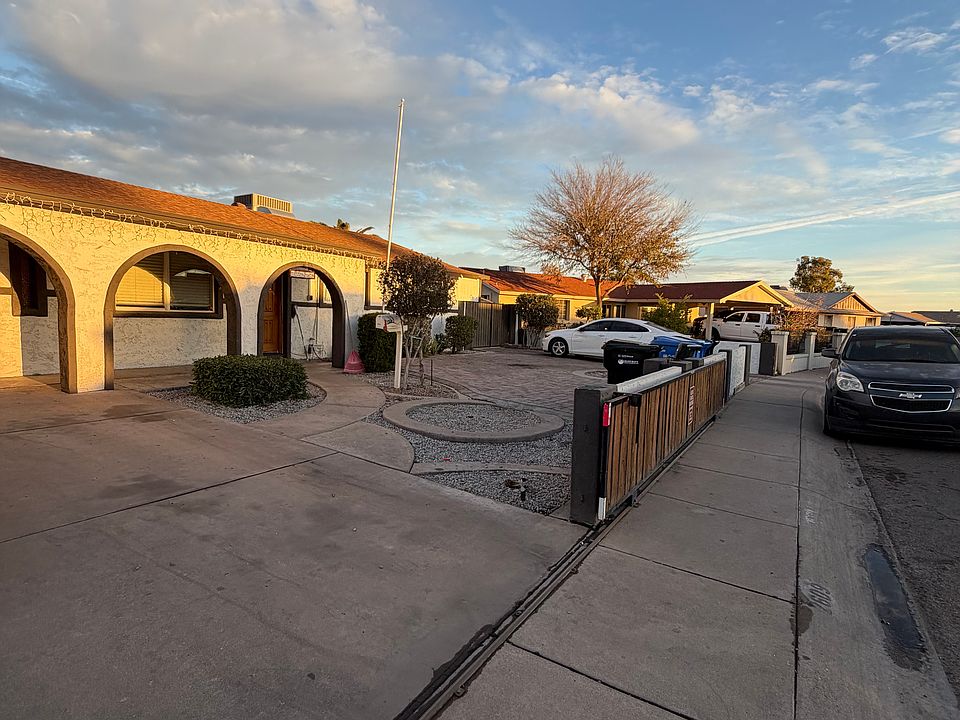 1st image of 2609 N 50th Ln