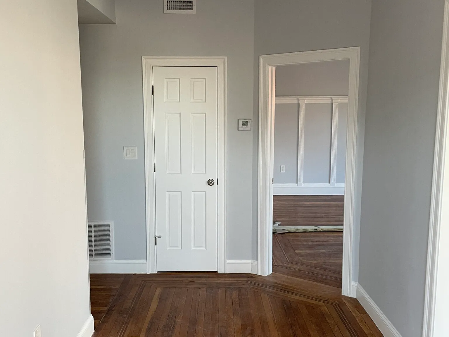 3 bed, 2.0 bath, 2354 sqft, $7,000 — Photo 4