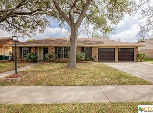 105 Norwich Gln, Victoria, TX 77904