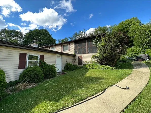 696 Leighty Hollow Rd, Mount Pleasant, PA 15666