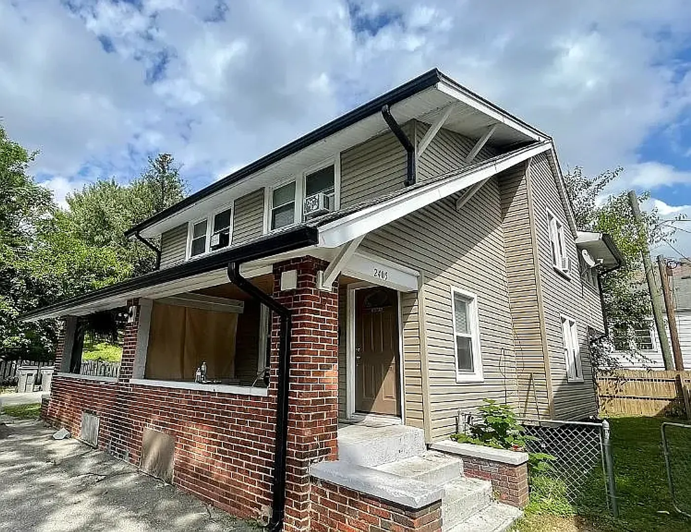 For Rent 3 Bedroom Townhouse — Photo 1