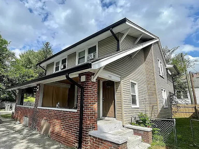2407 E 16th St — Photo 1