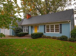 2403 Ridgeview Dr, Kalamazoo, MI 49008