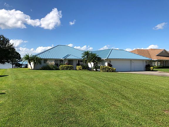 2nd image of 558 Sunset Pointe Dr